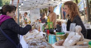 Este fin de semana largo vuelven el Biomercado y la feria Rosarigasina