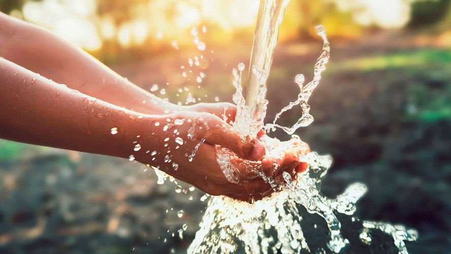Piden realizar un uso «solidario y responsable» del agua ante la alta demanda por el calor