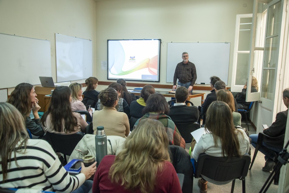 Gestores de salud municipal se forman en políticas públicas en el Instituto Lazarte