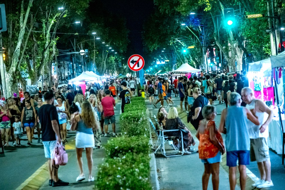 La ciudad vivió otro fin de semana con eventos masivos y los rosarinos se apropiaron de plazas, parques y calles
