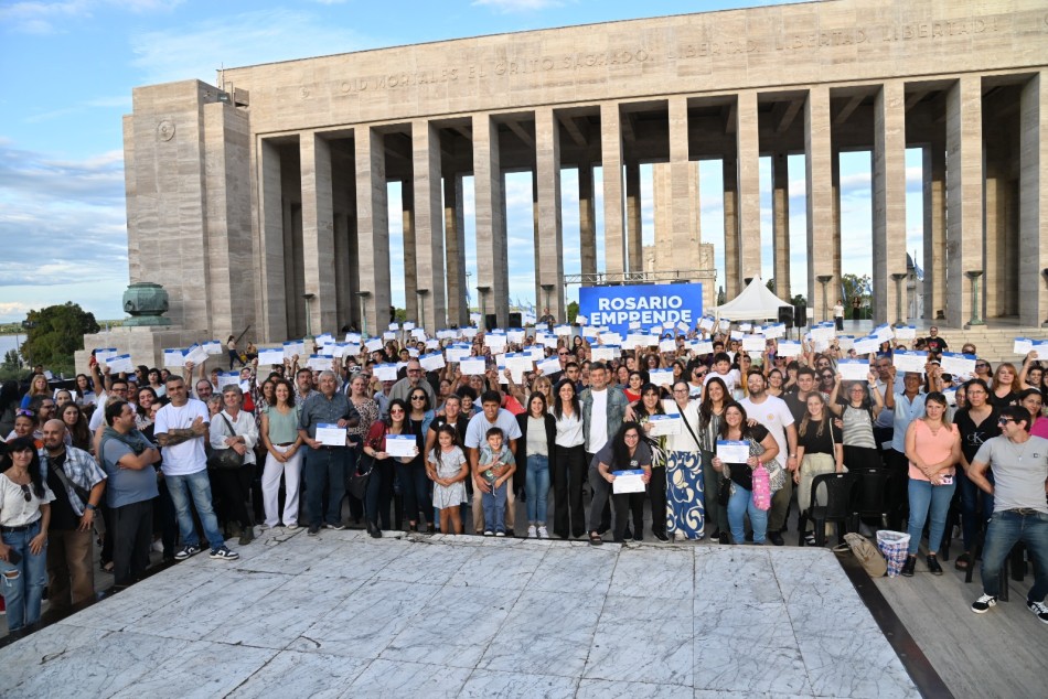 Rosario Emprende: más de 400 emprendedoras y emprendedores se capacitaron y recibieron sus certificados