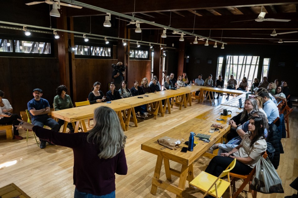 Organismos internacionales visitaron barrio Moreno para conocer las acciones realizadas para mitigar el cambio climático
