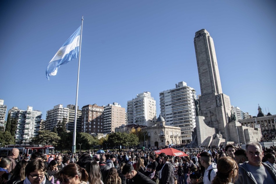 20 de Junio: Rosario vivirá una gran fiesta popular para celebrar la bandera con un cierre especial de Abel Pintos