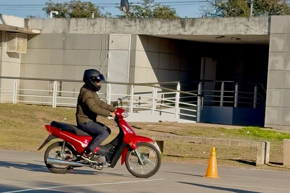 Comenzaron los exámenes para la licencia de conducir en los distritos y ahora el trámite se resuelve en una hora